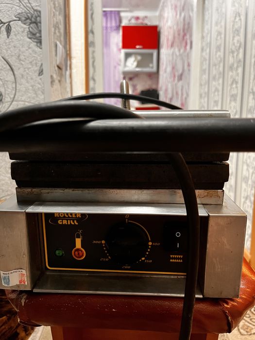 Продам электровафельницу