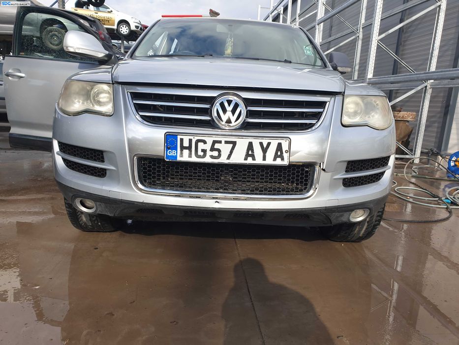 Bara Spoiler Fata cu Grile Inferioare cu Defect FARA Grila cu Emblema Volkswagen Touareg 7L FL Facelift 2007 - 2010 Culoare LA7W Reflex Silver Metallic [K8256]