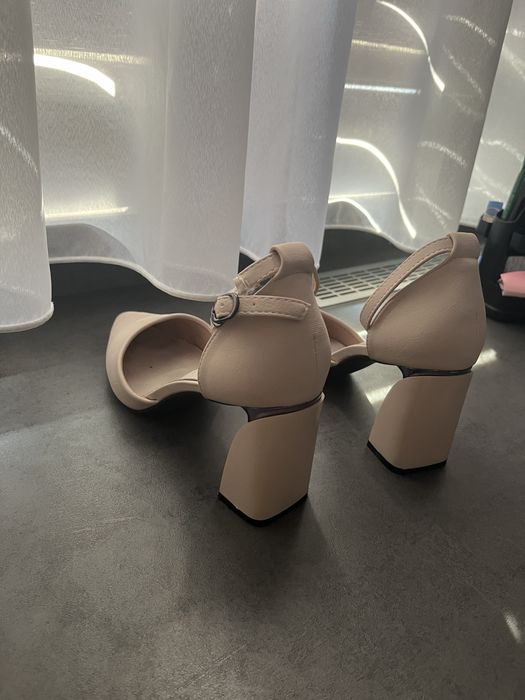 Дамски обувки