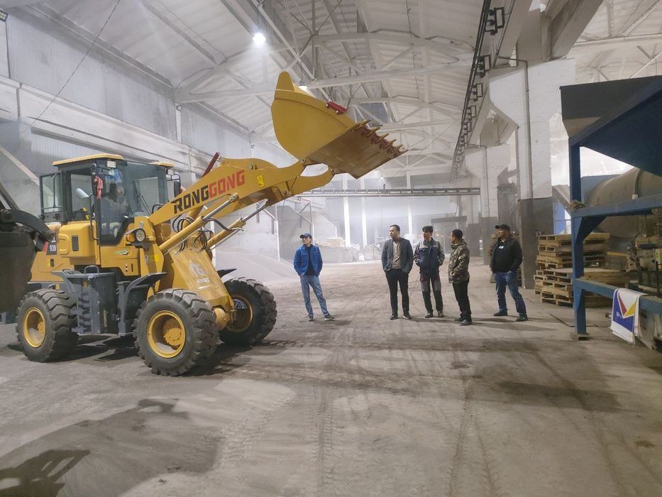 Погрузчик 1,5куб вес 6 тонна