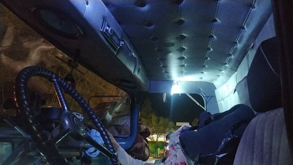 Zil sotiladi.                          ,