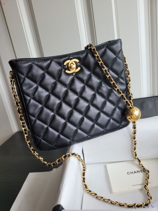 CHANEL  premium  quality !!