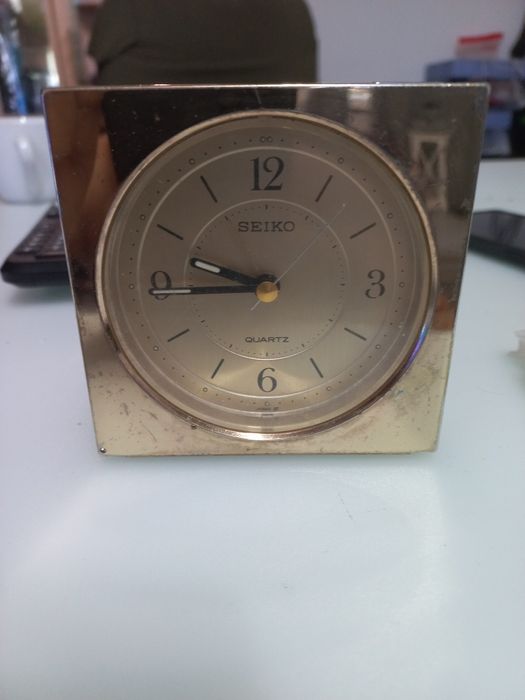 Ceas de masa Seiko cu alarma