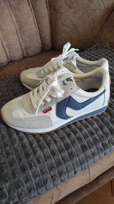 Дамски маратонки Levi's