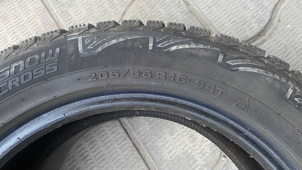 Резина 205/55/16.