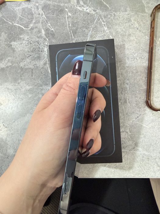 iPhone 12 Pro 128g акамулятор 77%