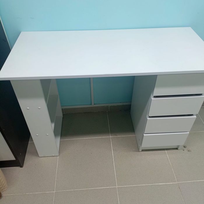 Продою стол для маникюра