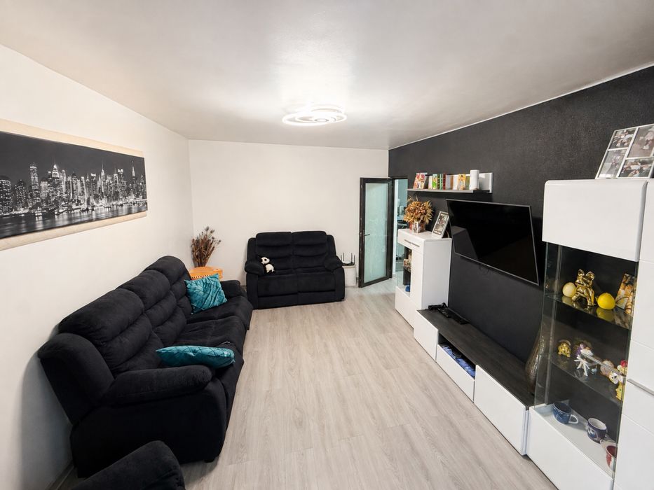Apartament 2camere, decomandat, Rovine părculeț Compet mobilat și utilat, centrală proprie, AC, etj.2din4 NU SUNT INTRESAT DE COLABORARE CU AGENTIE !