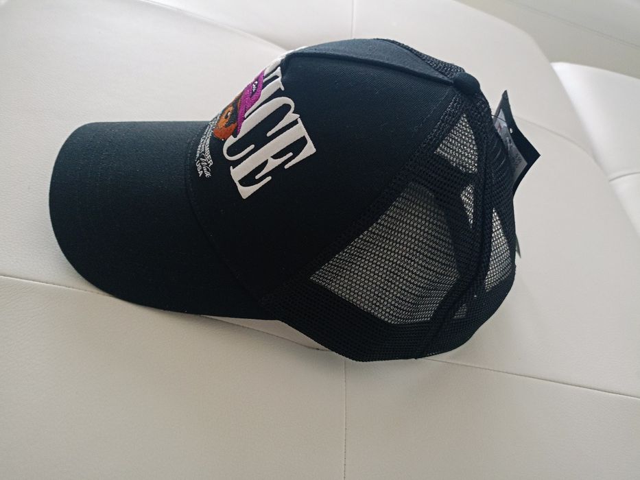 Vând șapcă sport fashion produs model deosebit produs de calitate.