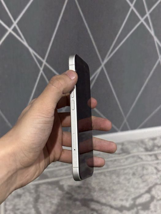 Подам Айфон 16 в идеальном состоянии