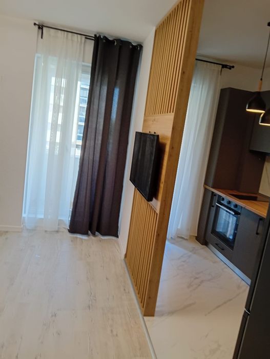 Închiriez garsoniera