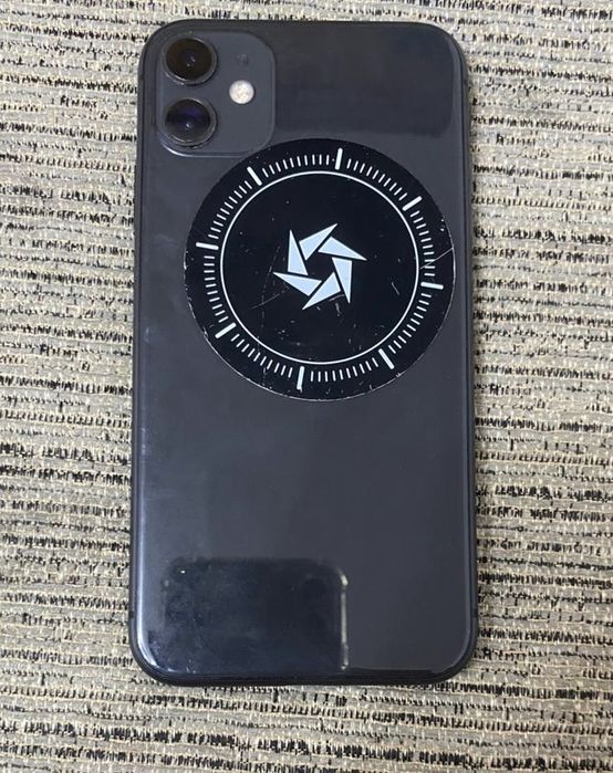 IPhone 11 128 гб обмен есть