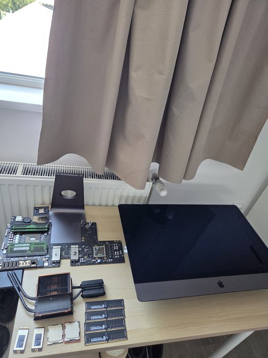 Piese iMac Pro 128GB Ram 2TB SSD Vega 64X Intel Xeon W-2195 18Core