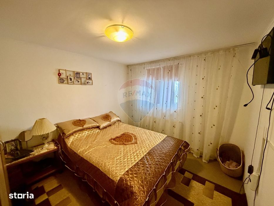 Casă cu teren si demisol In Tifesti