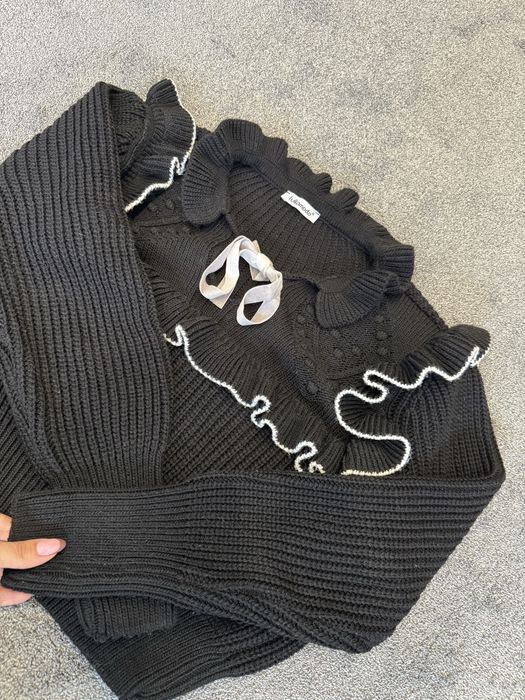 Дамски пуловери и блузи