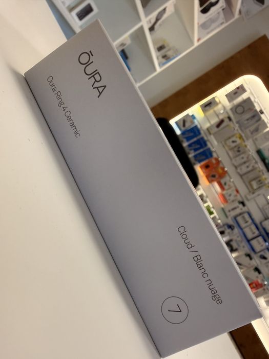 Продавам Oura Ring 4 Ceramic, размер 7