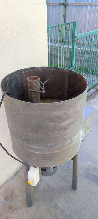 Продам сенозернодробилку