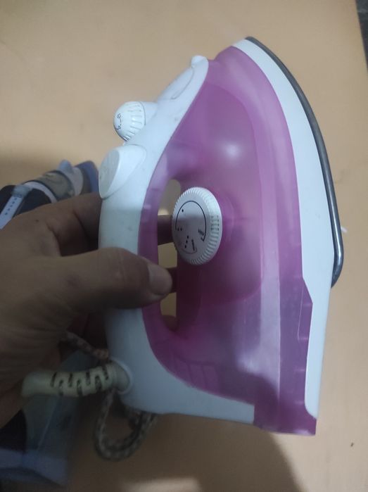 Două fiare de călcat utilizate funcționale, 50 amândouă