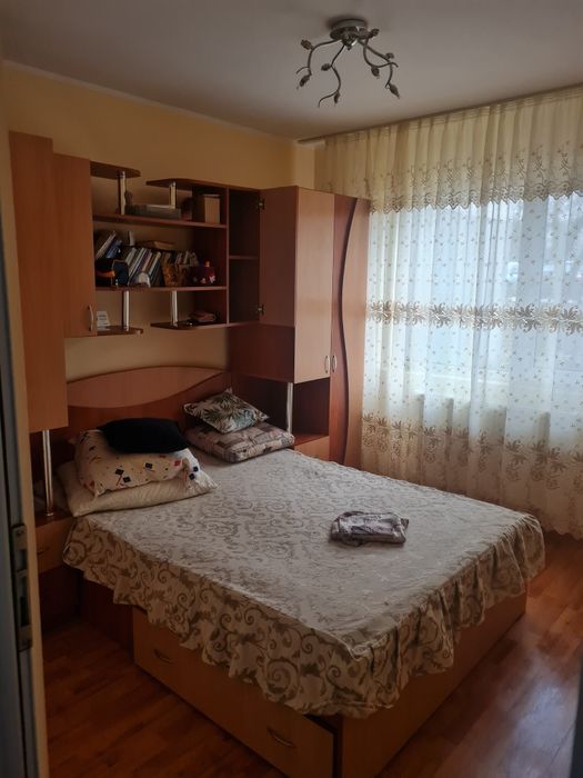 Inchiriez apartament