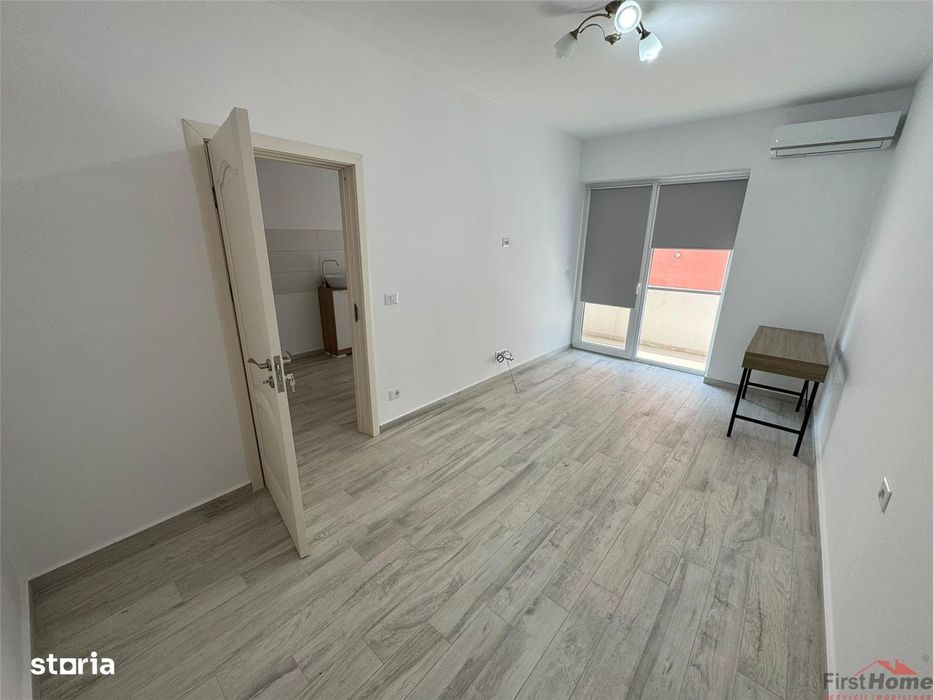 Garsoniera nemobilata - birou, etaj 2, parcare, bloc nou, Liceul Unire