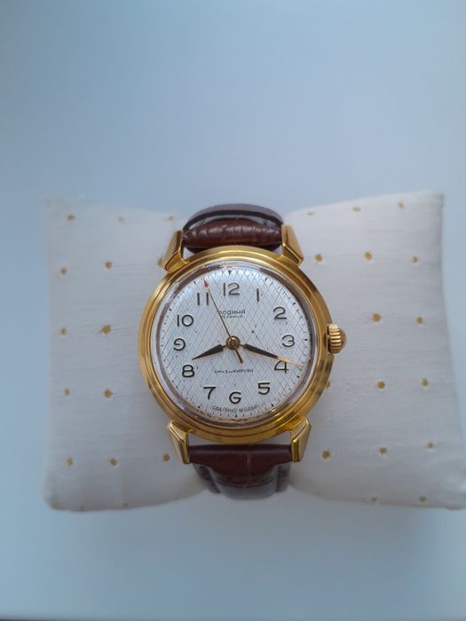 Продам часы СССР