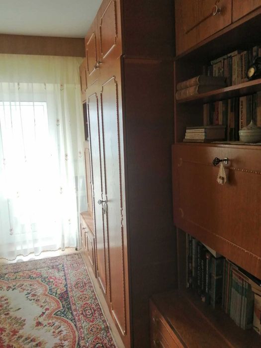 Vând ap. 3 cam. decomandat, central, suprafata generoasă, Brăila,