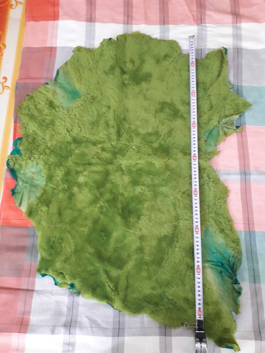 обработени агнешки кожи с косъм за декорация