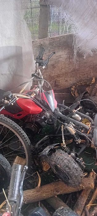 Vand 2 atv mai multe detalii la tel