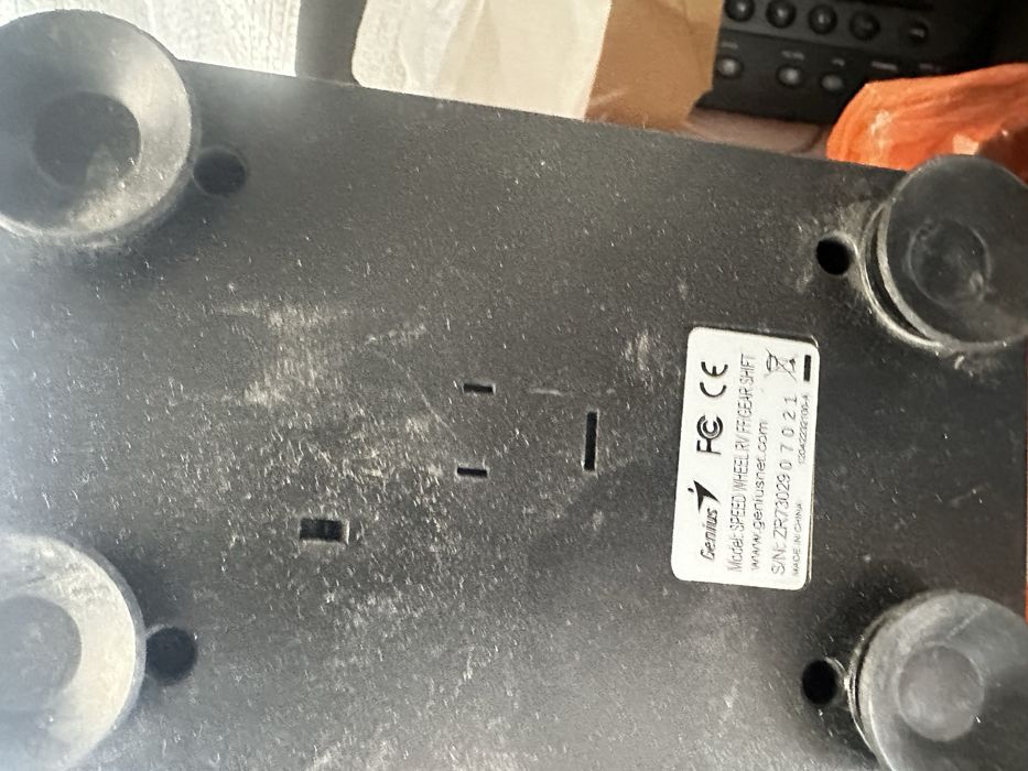 Компьютерный руль педали скорость срочно продам