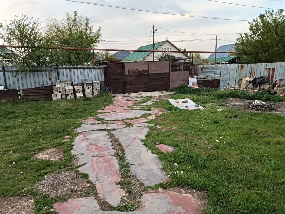 Продается дом в пригороде