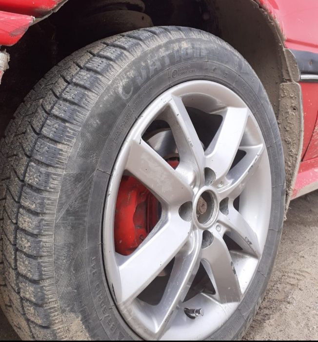 Титанка Покришка