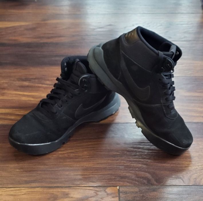 Ghete de piele intoarsa Nike Hoodland Suede, marimea 42-42.5 + cutie