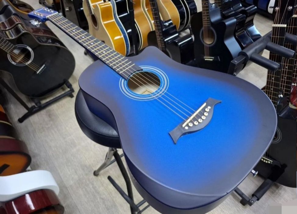 Gitaralar sotiladi optom narxlarda 50$