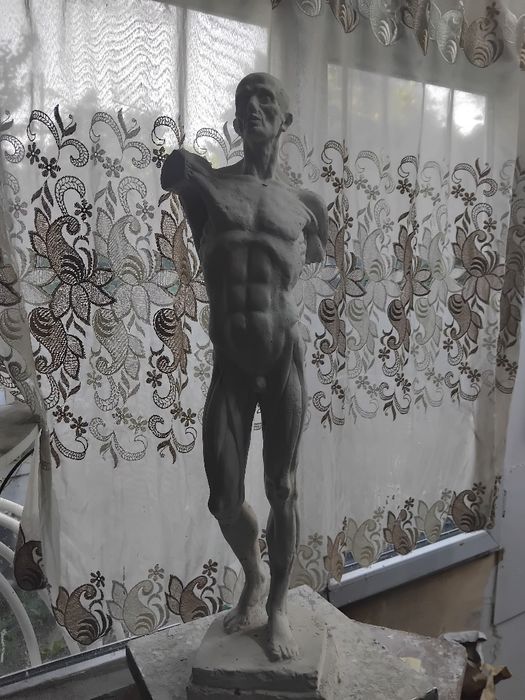 Скульптуры,  Бюсты, Статуи.