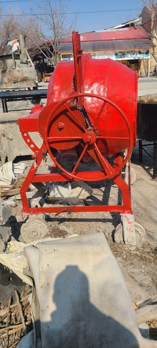 Bruchatka  va Shlakoblok aparatlari  sotiladi yahshi holatda