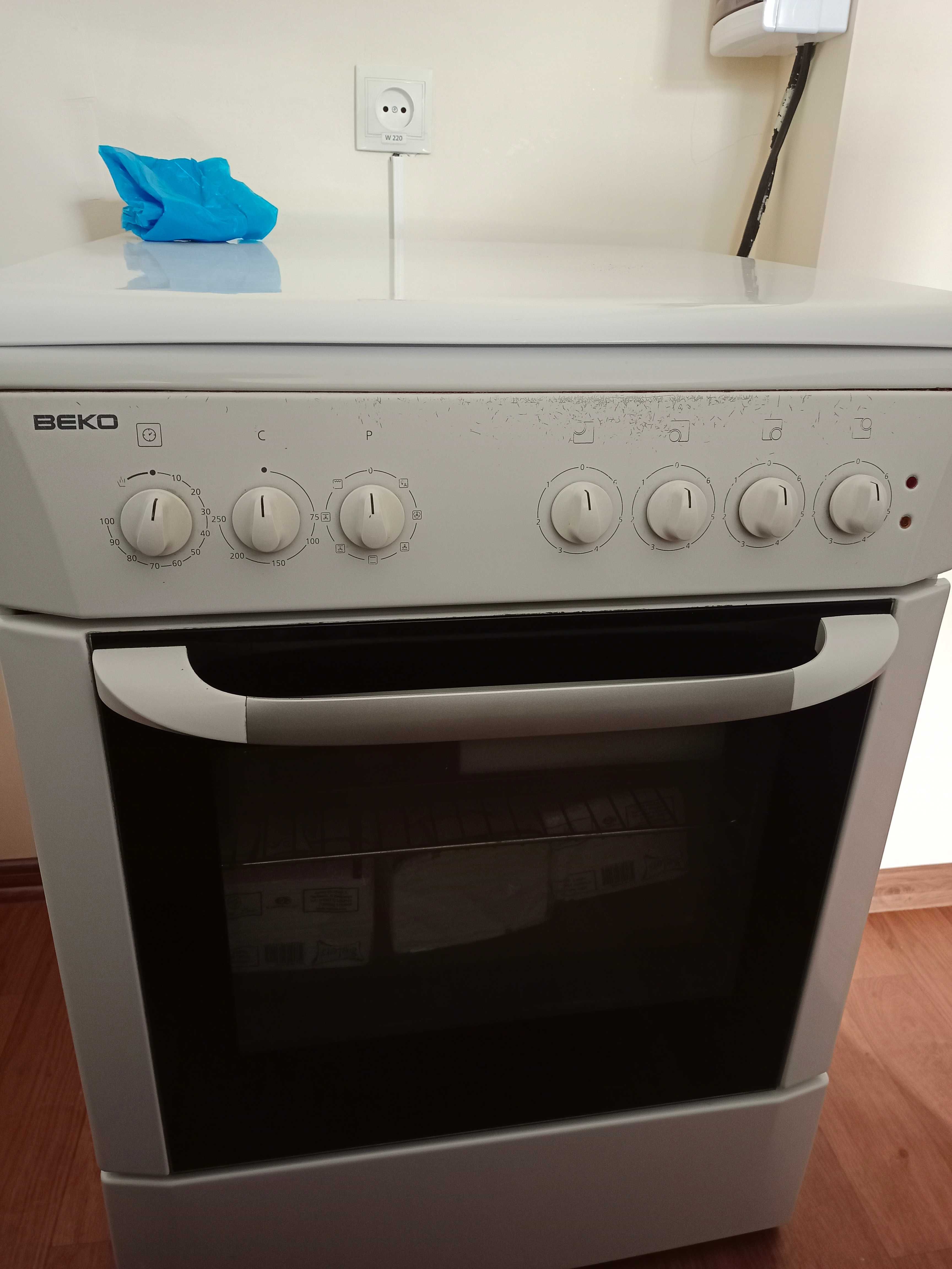 Электроплита BEKO. 380 вольт. Отличное состояние.: 2 500 000 сум - Плиты /  печи Ташкент на Olx