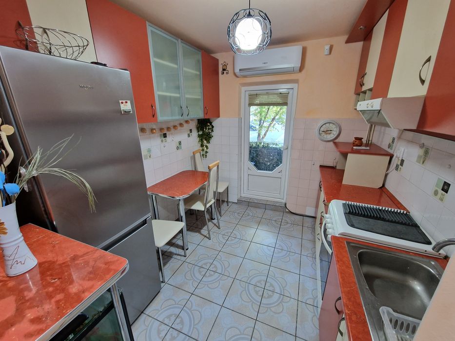 Chirie apartament PB