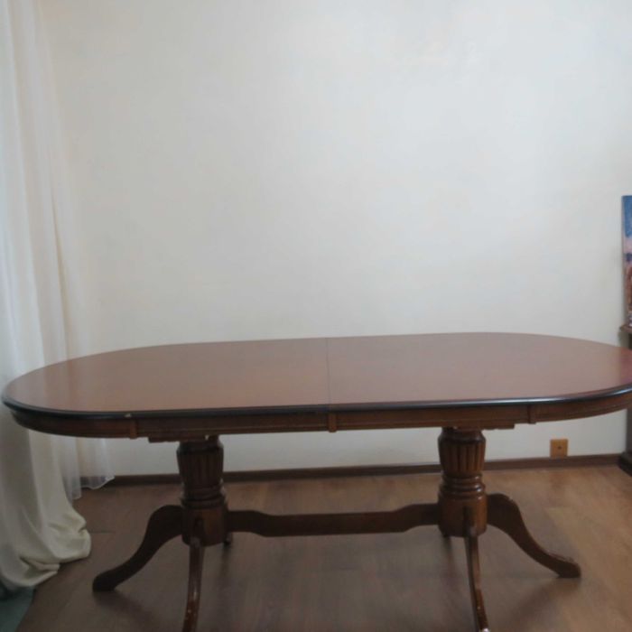 Стол для гостинной