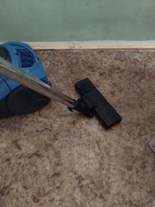 Пылесос LG 1400w б.у. в рабочем состоянии