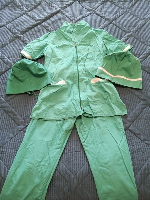 Продаю медицинский халат 42 размер