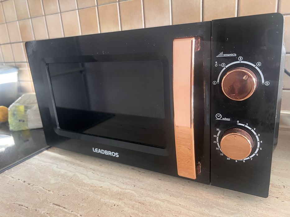 Микроволновка срочно продам