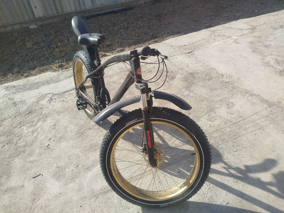 Qalin balonli velik sotiladi