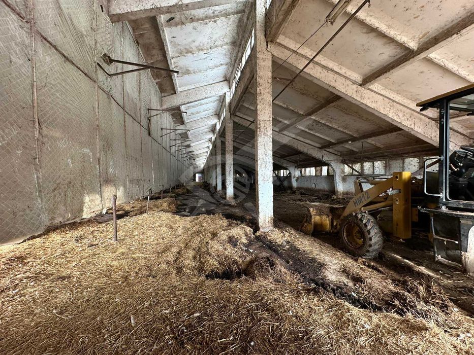 Продава се Промишлена сграда в Брезово - 19119 кв.м за 30 €/кв.м - Снимка #1