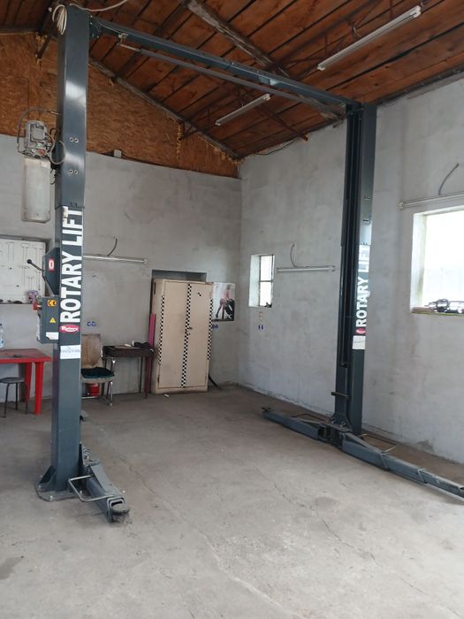 Vând elevatoare service auto 5000de euro