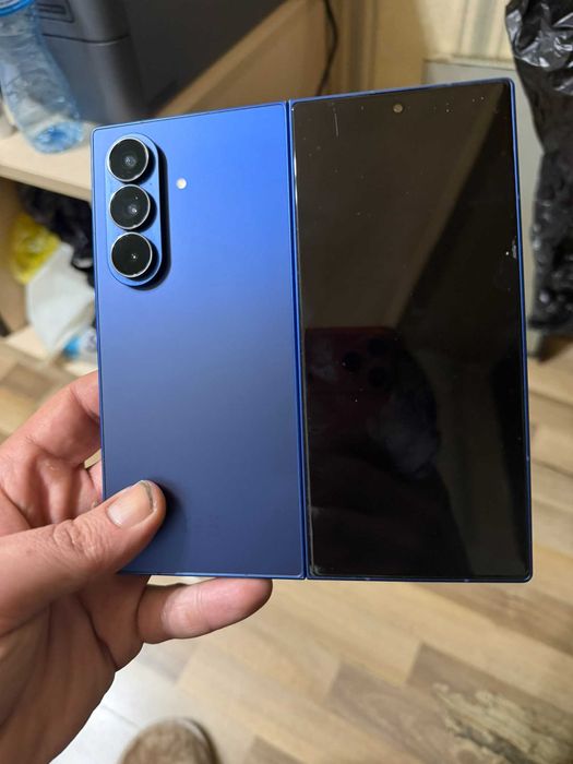 Samsung Z-fold 7 512GB