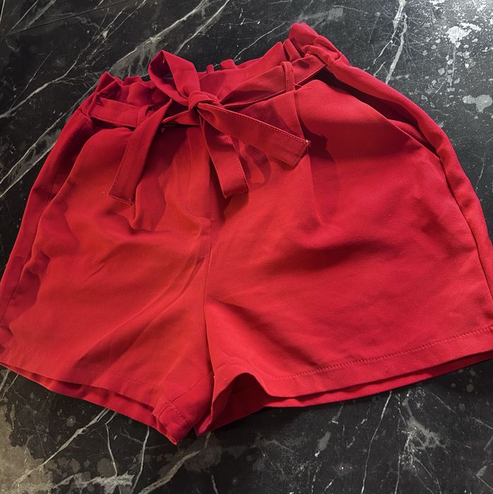 Pantaloni scurti eleganti