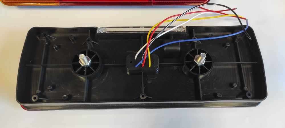 LED стопове мигач задна светлина 12V за камион бус ТИР, ремарке