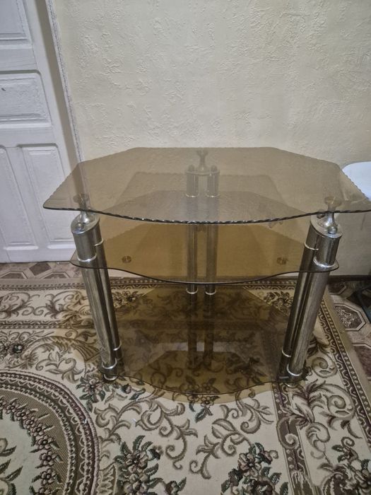 Стеклянная подставка