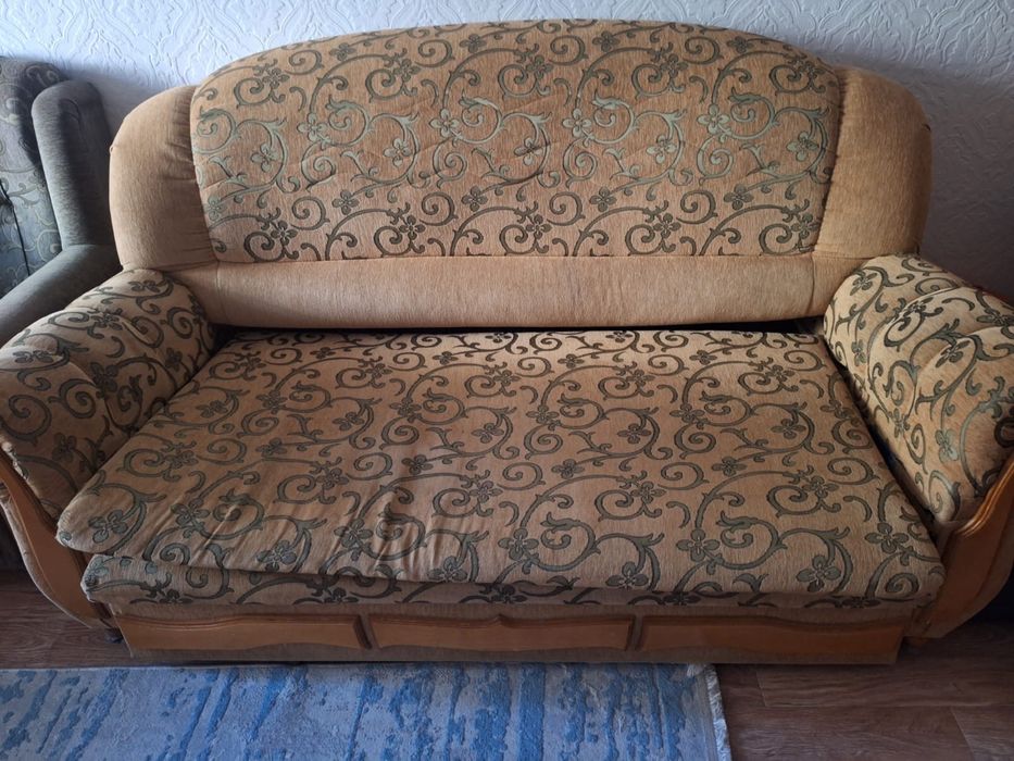 Продаю диван. Самовывоз.