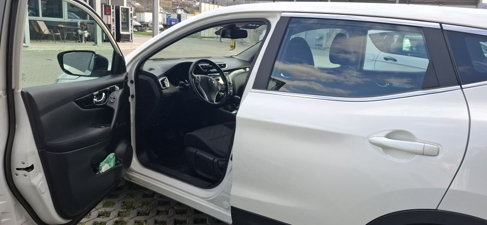Nissan Qashqai 1.6 дизел, автомат